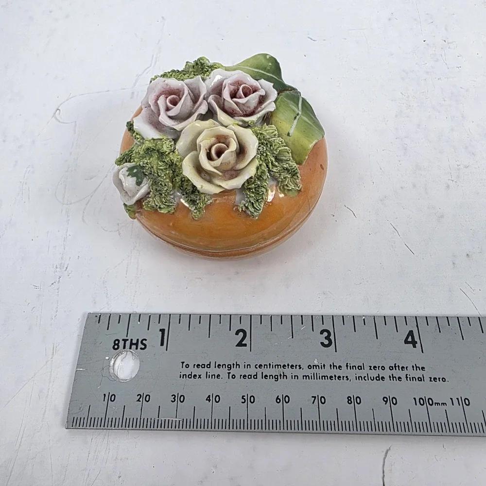 Vtg Capodimonte Style Rose Porcelain Trinket Box‎ 3D Flowers 2.5